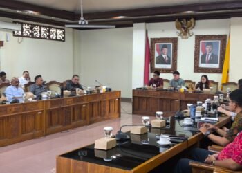 Rapat kerja antara Komisi IV DPRD Bali dan Disdikpora Bali terkait Anggaran dan Program Prioritas. -IST