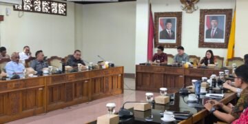 Rapat kerja antara Komisi IV DPRD Bali dan Disdikpora Bali terkait Anggaran dan Program Prioritas. -IST
