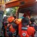 TIM SAR saat lakukan evakuasi jenazah korban. -IST
