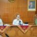 Wakil Bupati Badung Bagus Alit Sucipta saat memimpin Rapat Koordinasi Penanggulangan Kemiskinan 2026 di Ruang Kriya Gosana, Puspem Badung. -IST