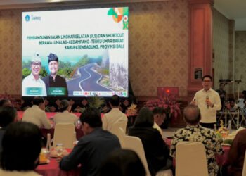 Bupati Badung I Wayan Adi Arnawa saat membuka Sharing Session bertajuk "Mewujudkan Pariwisata Badung Berkualitas dan Berkelanjutan" di Balai Budaya Giri Nata Mandala, Puspem Badung. -IST