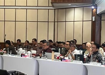 Gubernur Bali Wayan Koster dan Bupati-Wali Kota se-Bali saat menerima kunjungan badan anggaran DPR RI di Kantor Gubernur Bali. -BALITOPIK.COM