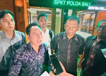Tim kuasa hukum I Made Daging saat mendatangi Polda Bali. -BALITOPIK.COM