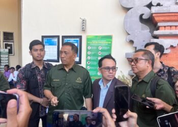 Tim kuasa hukum I Made Daging usai sidang praperadilan di PN Denpasar, Selasa (6/10/2026). -BALITOPIK.COM