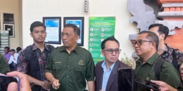 Tim kuasa hukum I Made Daging usai sidang praperadilan di PN Denpasar, Selasa (6/10/2026). -BALITOPIK.COM