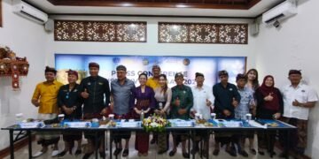 DPD Asosiasi Travel Agent Indonesia (ASITA) Bali saat menggelar konferensi pers. -IST