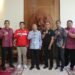 Gubernur Bali Wayan Koster saat menerima Tim Official Perseden FC. -IST
