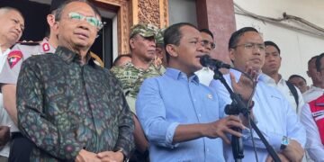 Menteri Energi dan Sumber Daya Mineral (ESDM) Bahlil Lahadalia didampingi Gubernur Bali dan Dirut Pertamina. -BALITOPIK.COM