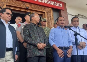 Menteri Energi dan Sumber Daya Mineral (ESDM) Bahlil Lahadalia didampingi Gubernur Bali dan Dirut Pertamina. -BALITOPIK.COM
